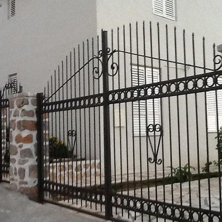 לושטיצה Villa Mirista חדר תמונה